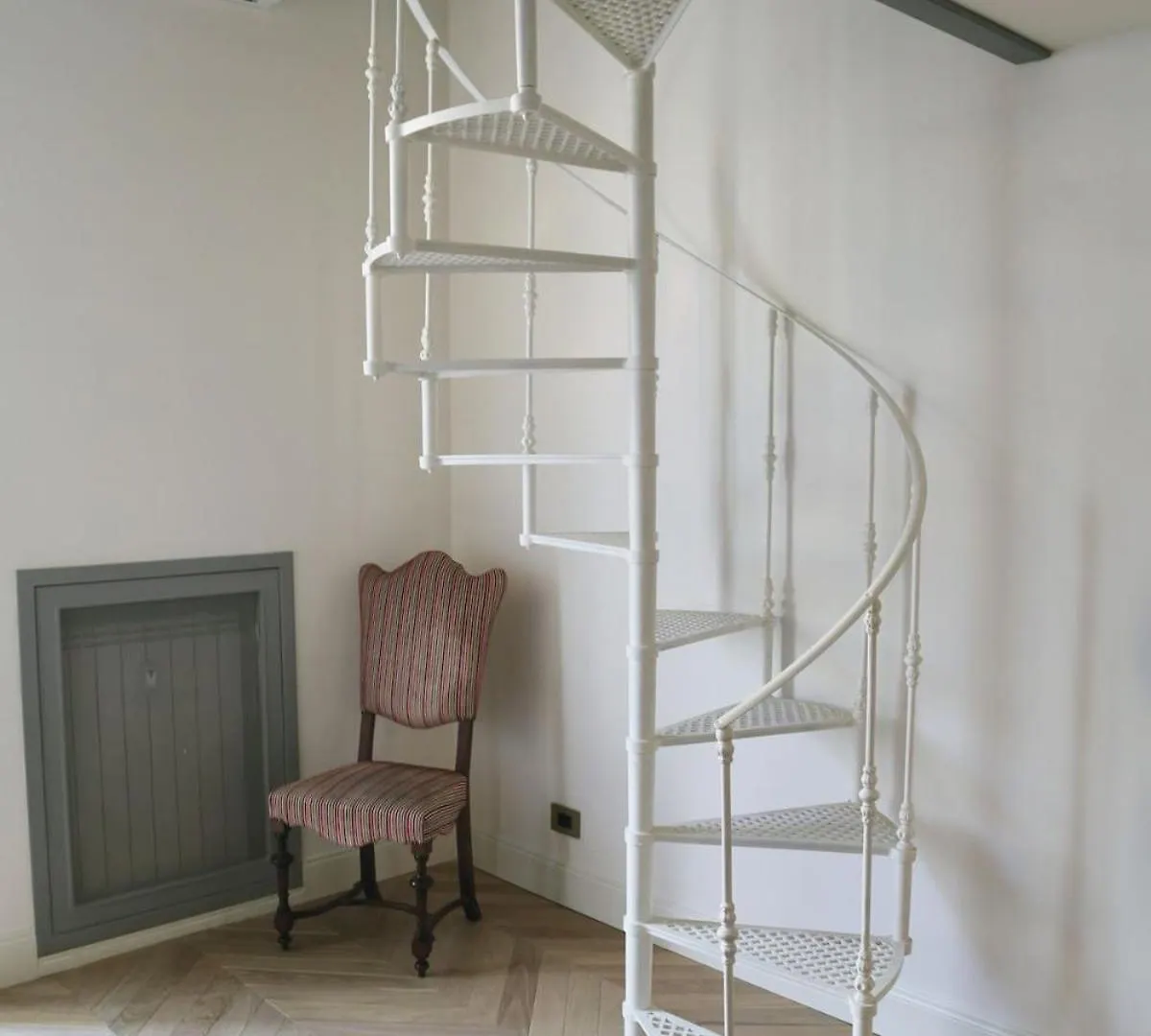 Timeless Elegance In Trastevere Rom