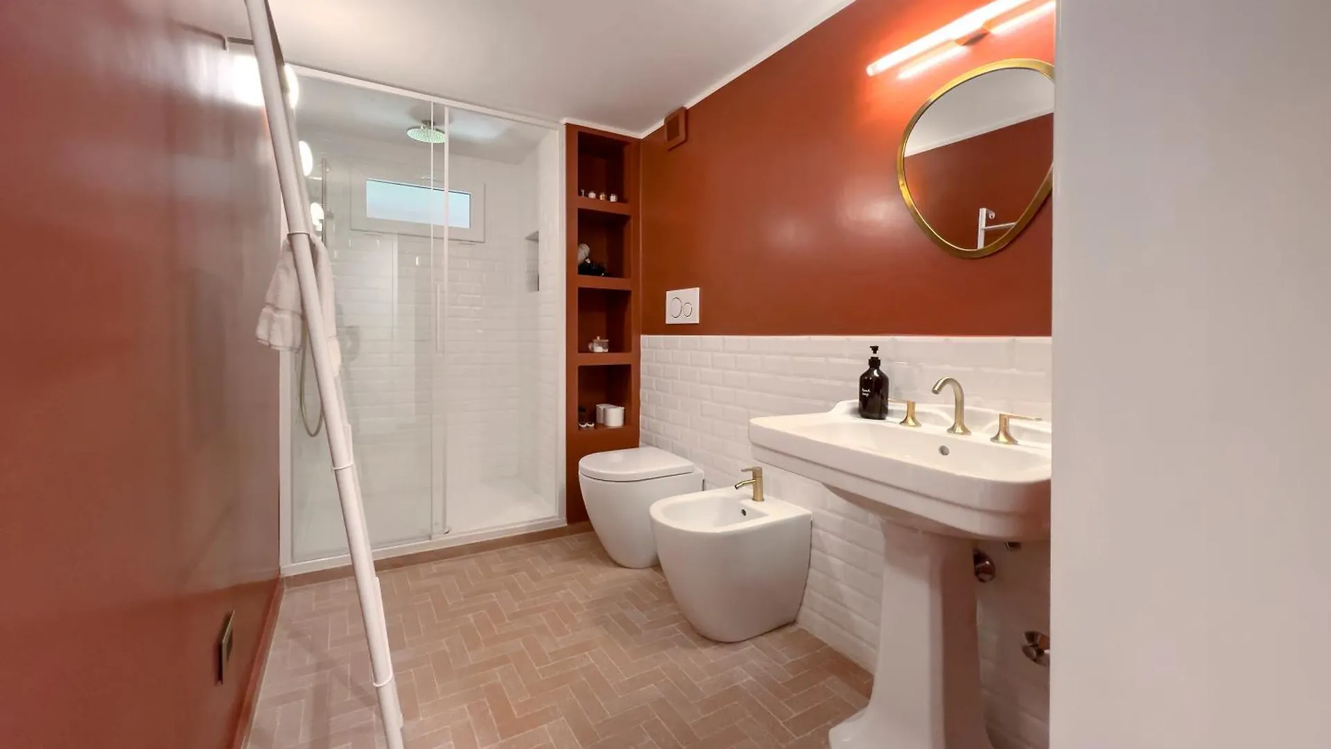 Timeless Elegance In Trastevere 로마