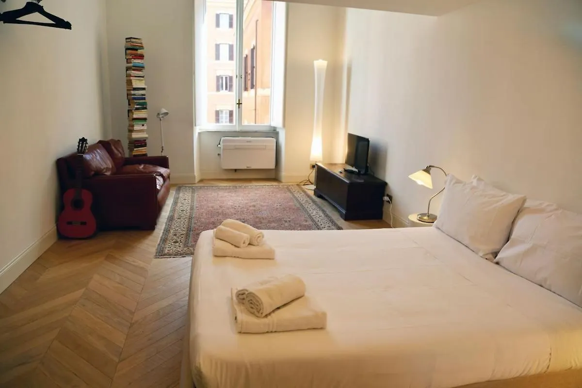 Apartment Timeless Elegance In Trastevere Rome