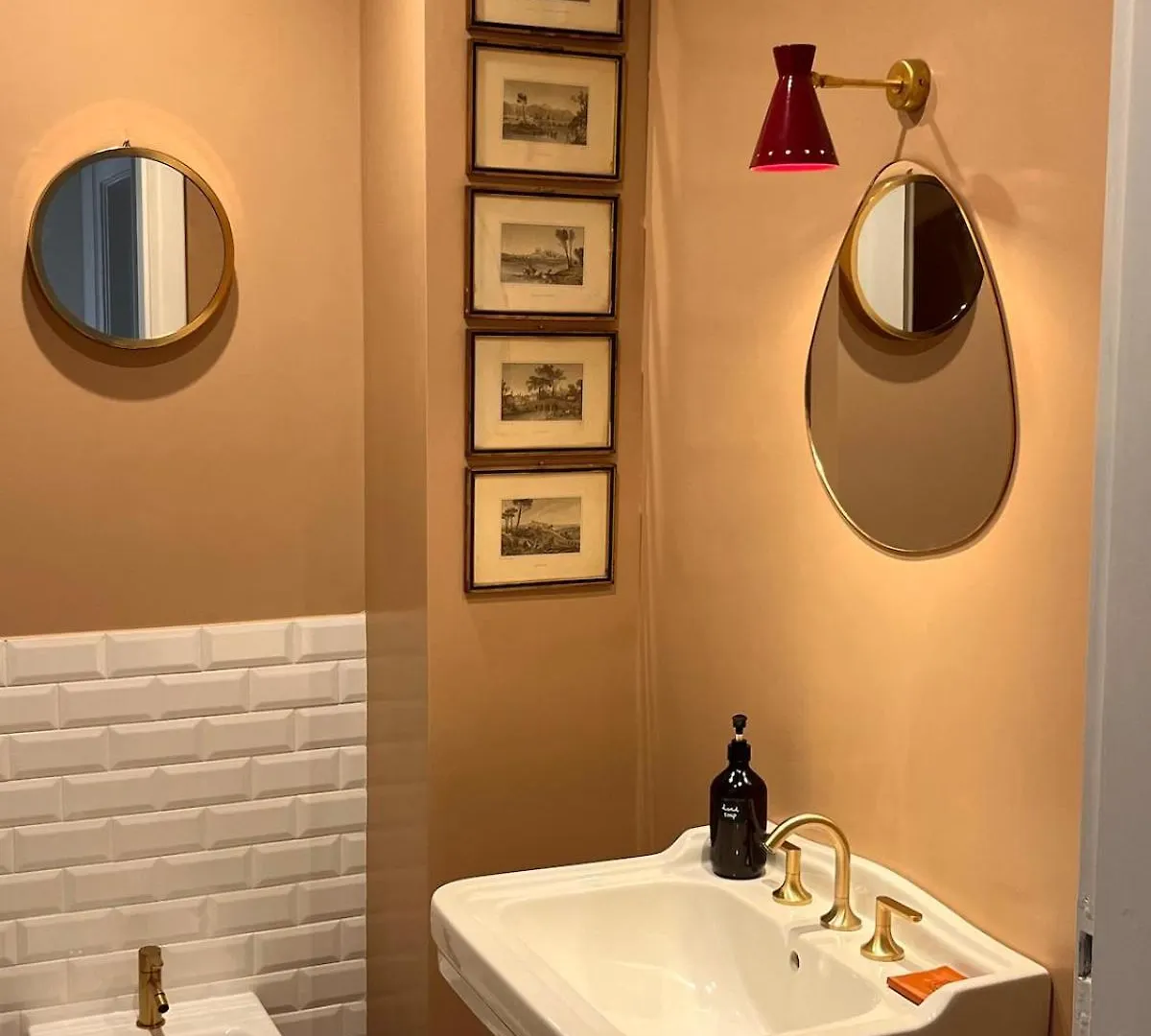 Apartment Timeless Elegance In Trastevere Rome