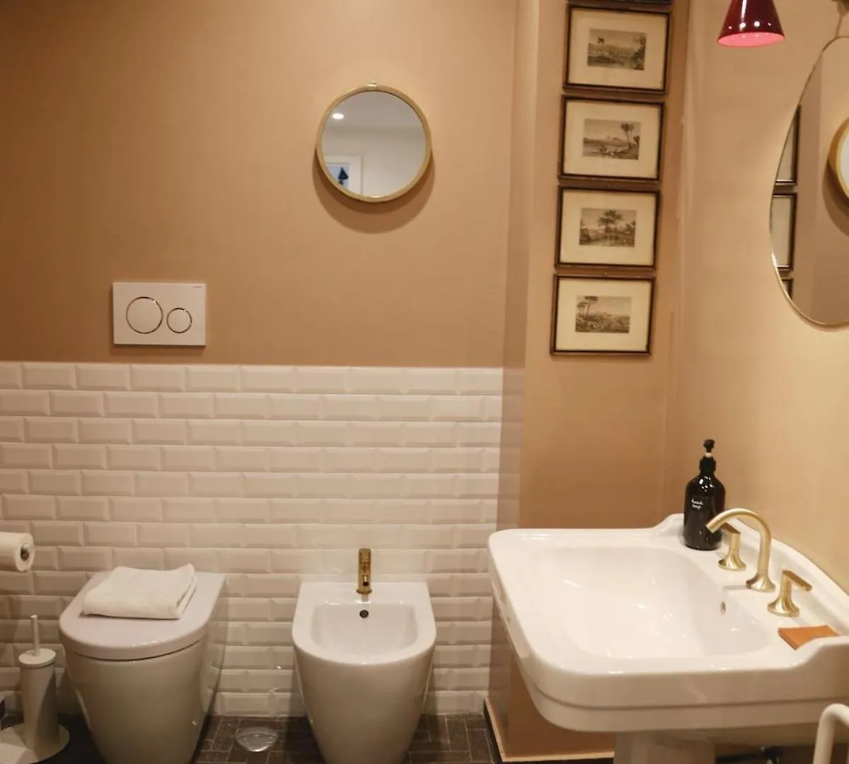 Timeless Elegance In Trastevere Rome