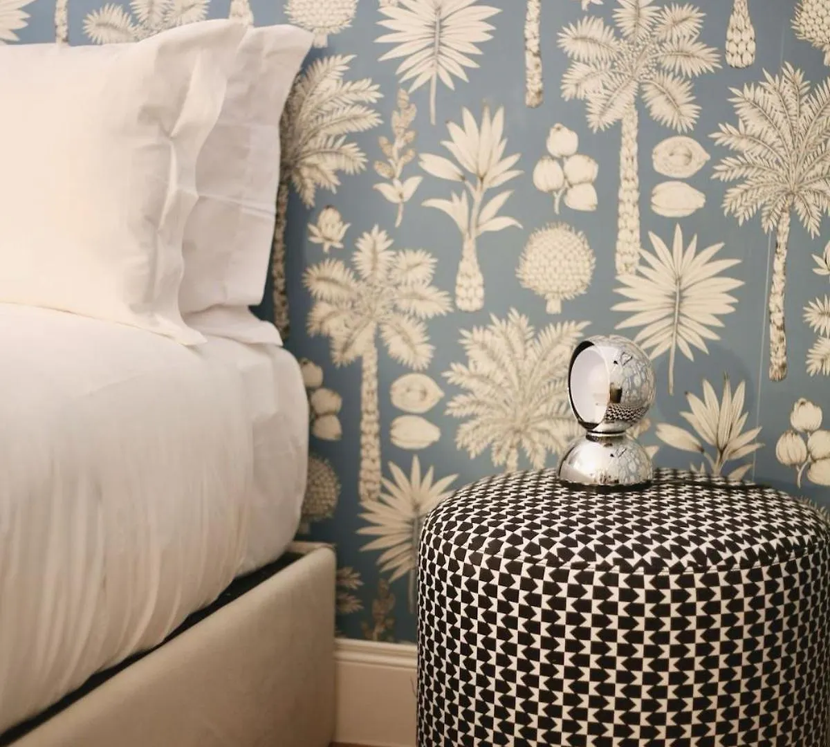 Timeless Elegance In Trastevere Rome Apartment