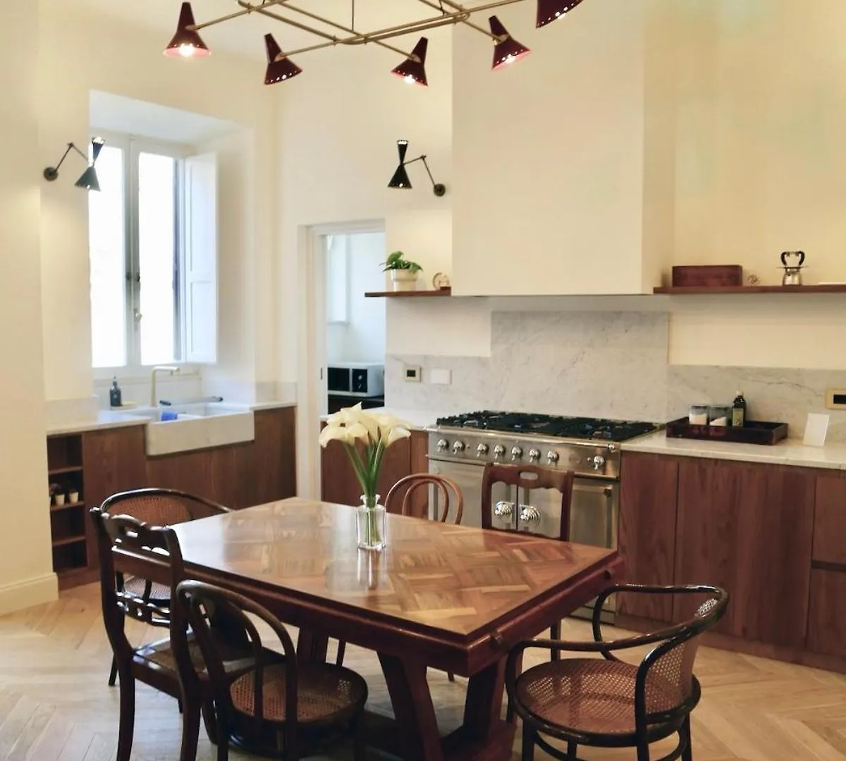 Apartment Timeless Elegance In Trastevere Rome Italy