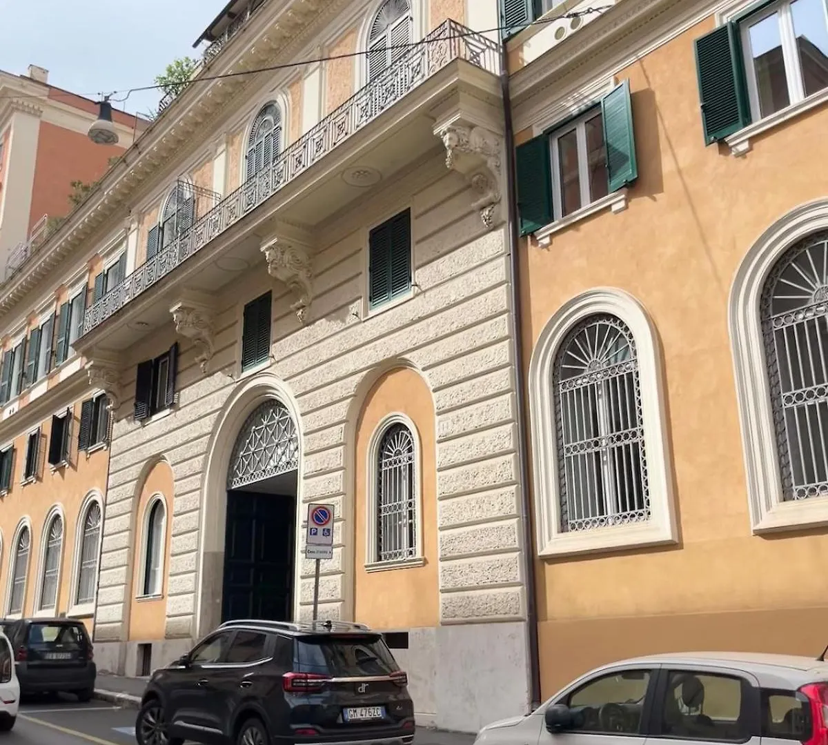 Apartment Timeless Elegance In Trastevere Rome Italy