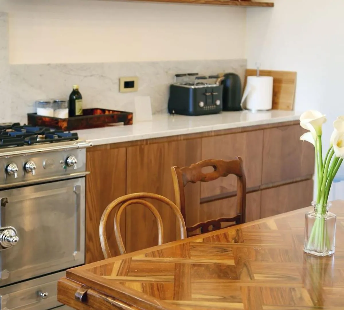 Apartment Timeless Elegance In Trastevere Rome