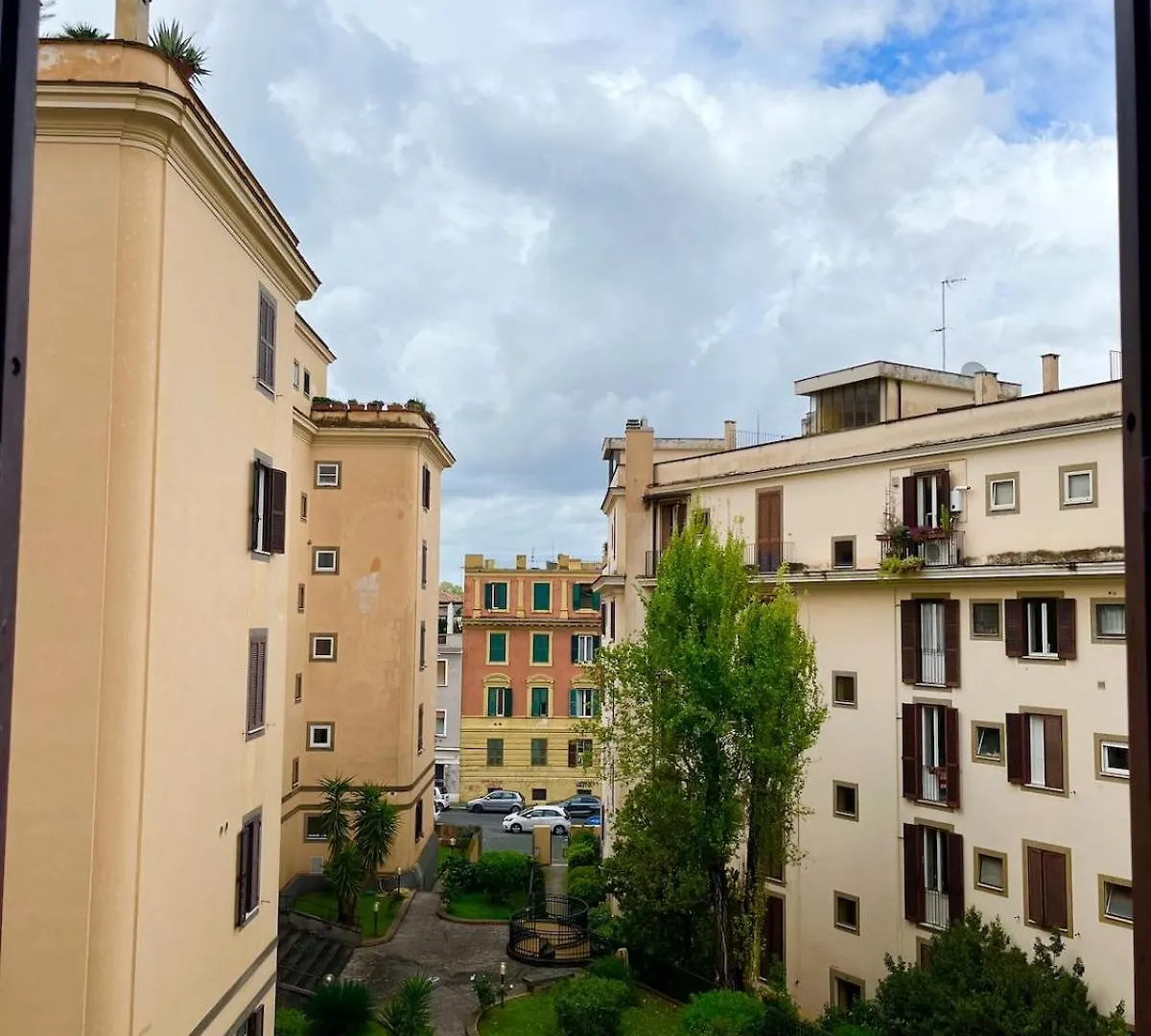 Timeless Elegance In Trastevere Rome