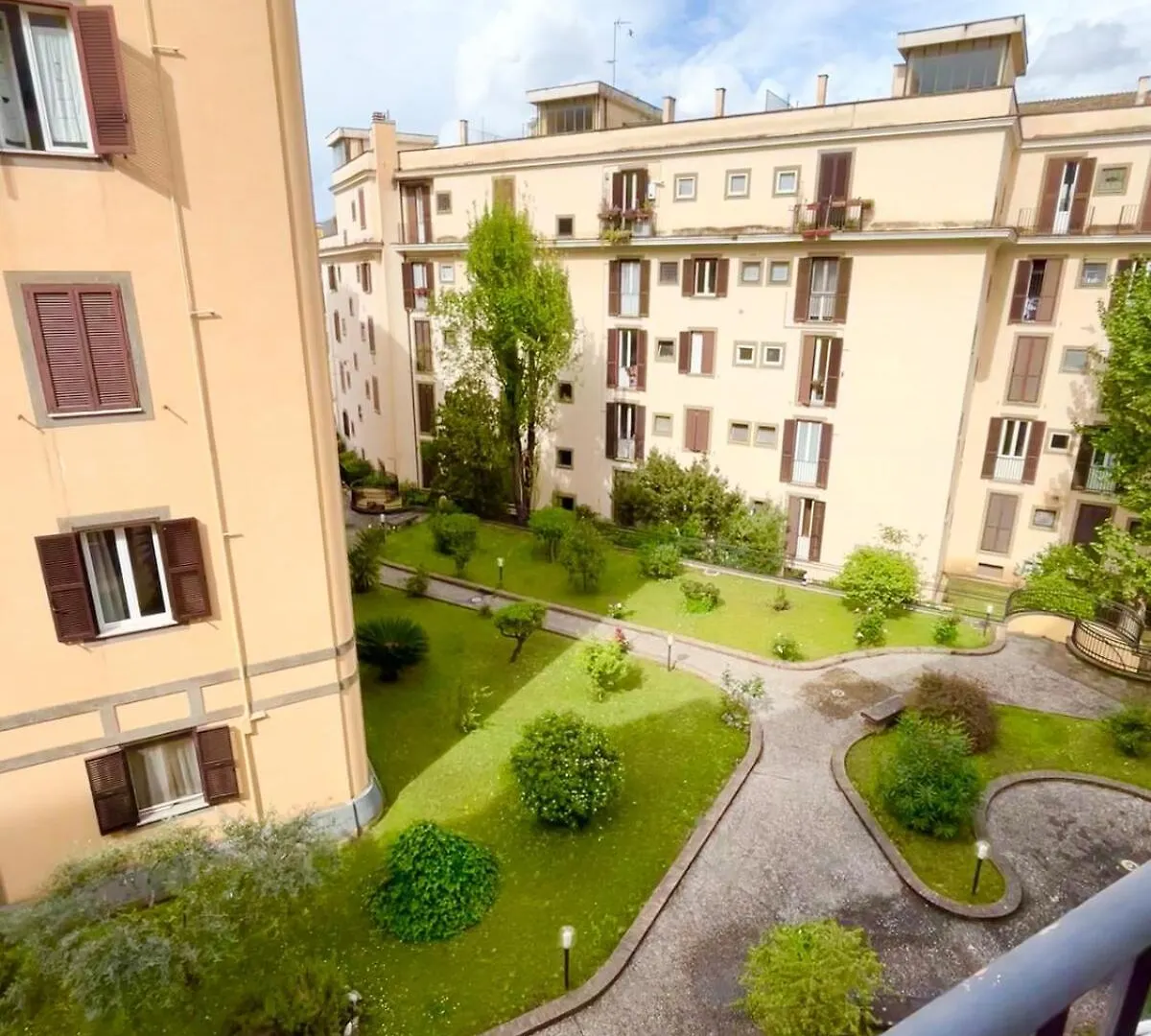 Apartment Timeless Elegance In Trastevere Rome