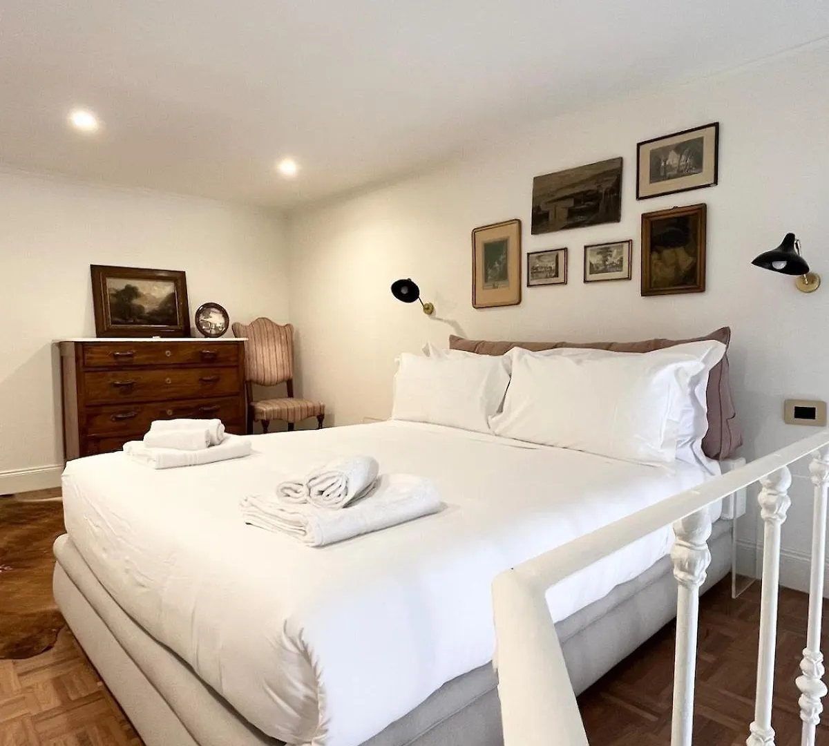 Apartment Timeless Elegance In Trastevere Rome Italy